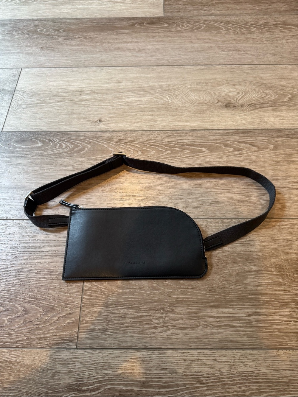 Everlane Cactus Leather Sling Bag, Black